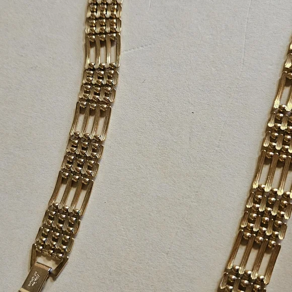 NAPIER Elegant Gold plated chocker Necklace - Picture 5 of 5